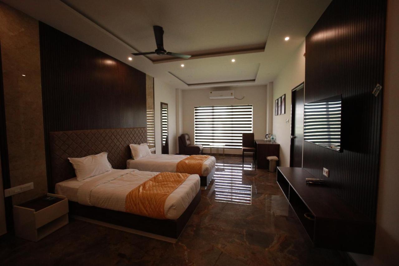 Bliss Regency Business Hotel Palakkad Exterior photo