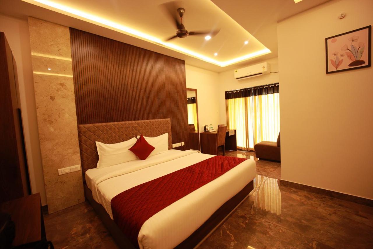 Bliss Regency Business Hotel Palakkad Exterior photo