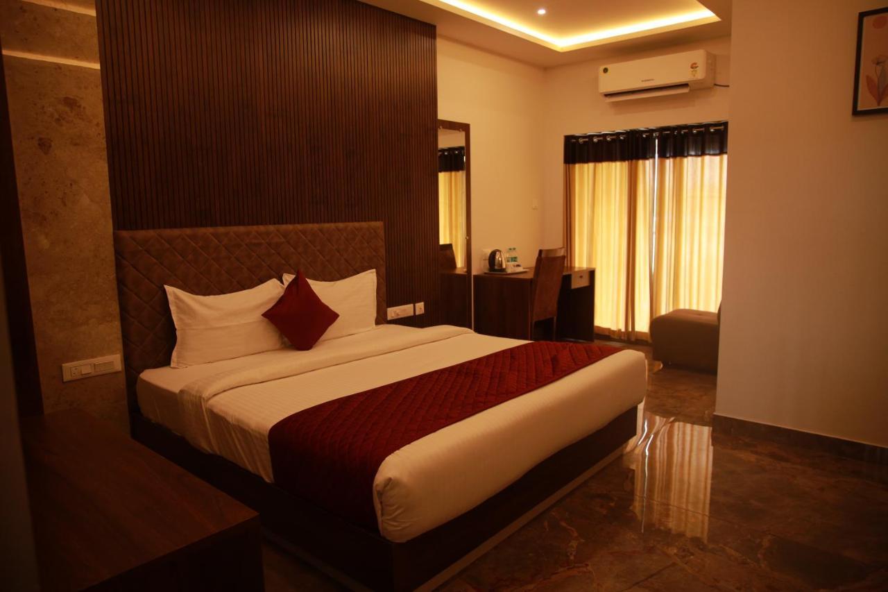 Bliss Regency Business Hotel Palakkad Exterior photo